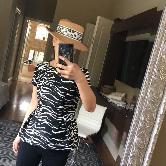 CH black and white fashion top